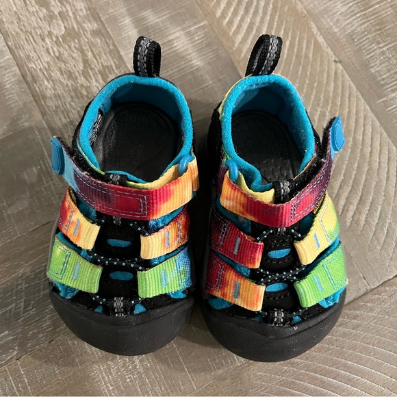 Keen Newport Toddler Rainbow Tie Dye Sandals - Picture 8 of 10